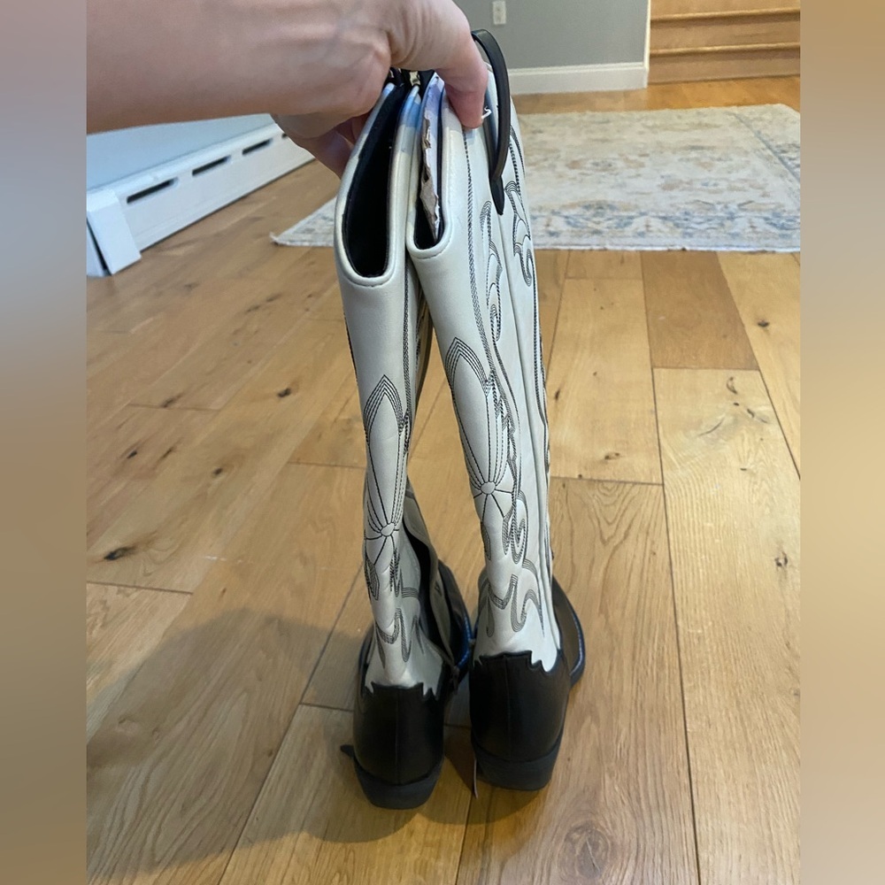 White and Black Tall cowgirl boots - Picture 7 of 11